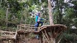 Unik! Jombang Punya Angkringan di Tengah Sungai