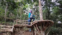 Di tempat ini juga ada menara pandang untuk melihat suasana di sekitar Pegunungan Anjasmoro (dok Istimewa)