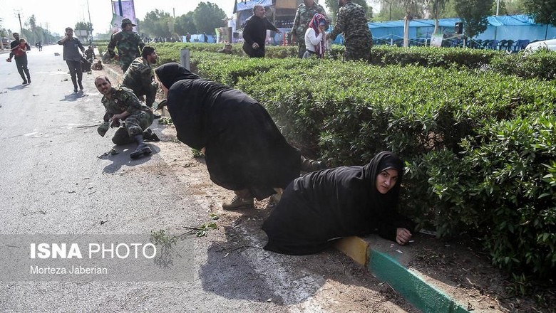 Iran Tangkap 22 Orang Terkait Serangan Parade Militer Iran Tangkap 22 Orang Terkait Serangan Parade Militer
