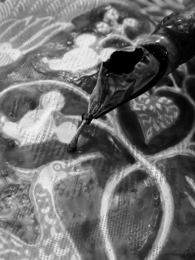 Tanpa terasa 90 tahun sudah sejak karakter kartun Mickey Mouse eksis di dunia. Sebagai selebrasi, Disney Indonesia berkolaborasi dengan Iwan Tirta Private Collection untuk menciptakan koleksi bertema Mickey Mouse. (Foto: Dok. Disney Indonesia)