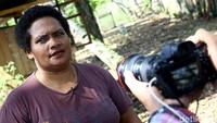 Senyum selalu mengembang dari bibir Sofia Soneta Ananta saat bercerita mengenai usaha ternak babi yang sudah digelutinya selama 5 tahun.