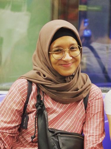 Jarang Tampil, Ini Gaya Istri Duta 'Sheila on 7' yang Berhijab