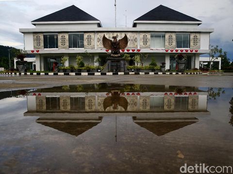 Menjajal Aspal Mulus Menuju Perbatasan Skouw