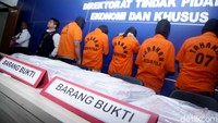 Pihak kepolisian berhasil meringkus Lembaga Penjamin Kredit PT SNP yang diduga telah melakukan penipuan kepada 14 bank dalam proses pendanaan kredit, Jakarta, Senin (24/9/2018).