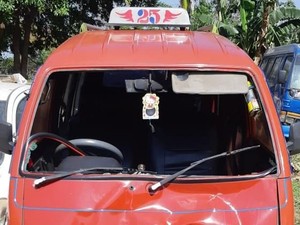 Perempuan Luka Ditabrak Angkot yang Terobos Lampu Merah di Bekasi