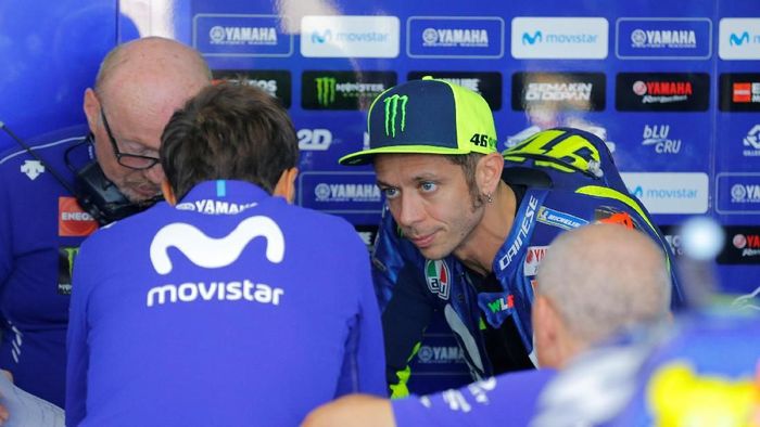 Valentino Rossi tak puas dengan motor Yamaha untuk musim 2019 yang sudah dia ujicoba (Heino Kalis/Reuters) Valentino Rossi tak puas dengan motor Yamaha untuk musim 2019 yang sudah dia ujicoba (Heino Kalis/Reuters)