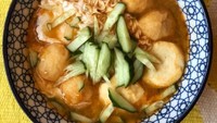 Punya bakso goreng dan sedikit mentimun? Bisa jadi paduan enak mie instan kuah. Foto; Instagram @dapurlondon