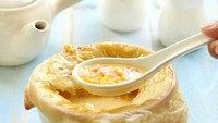 @henimaria memilih bikin sendiri zuppa soup terutama saat perutnya tak nyaman. Sebagai isiannya ia memadukan daging asap, sosis dan fillet dada ayam. Dijamin bikin perut enak dan hangat nih. Foto: Instagram