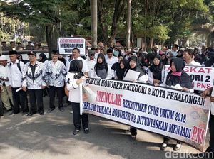 Mendikbud Berharap Tahun Ini Guru Honorer Diangkat Setara PNS