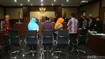 Gaya Zumi Zola Dengarkan Keterangan Saksi di Pengadilan Tipikor