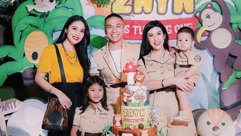 Sempat Diterpa Isu Perselingkuhan, Stevie Agnecya dan Suami Rayakan Ultah Anak Sempat Diterpa Isu Perselingkuhan, Stevie Agnecya dan Suami Rayakan Ultah Anak
