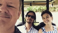 Yaitu Nigel Ryder, ayah dari Kimberly Ryder yang ternyata ikut bersama mereka. Dok. Instagram/edward_akbar