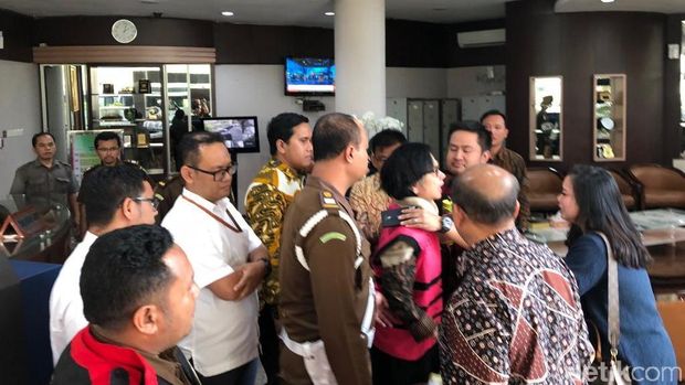 Eks Dirut Pertamina Karen Agustiawan ditahan penyidik Kejagung, Senin (24/9/2018)