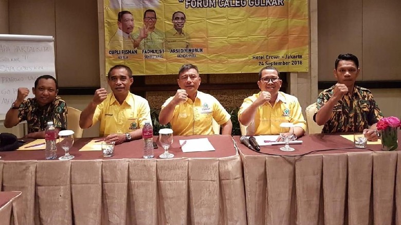 Caleg Golkar Dukung Prabowo, Fadli Zon: Itu Bukan Rekayasa Caleg Golkar Dukung Prabowo, Fadli Zon: Itu Bukan Rekayasa