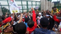 Forkomnas PP-DOB menuntut agar presiden segera menandatangani dua peraturan pemerintah yang diusulkan Komite 1 DPD RI, yaitu PP tentang Penataan Daerah dan PP tentang Desain Besar Penataan Daerah.