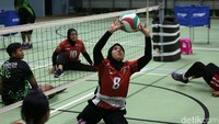 Saat ini pelatnas voli duduk diisi delapan atlet putra dan delapan putri.
