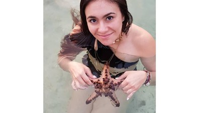 Foto: Wulan Guritno dan Angkat-angkat Bintang Laut