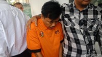 Sebelum kembali ke dalam sel, Mudy berjanji tak akan mengulangi kesalahannya itu.