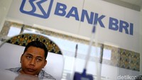Dibangun oleh PT Bank Rakyat Indonesia (BRI) Tbk, mesin ATM ini jadi satu-satunya yang dimiliki perbankan nasional di perbatasan Indonesia-Papua Nugini. Mesin ATM ini menjadi bagian dari fasilitas money changer yang ada di sana.