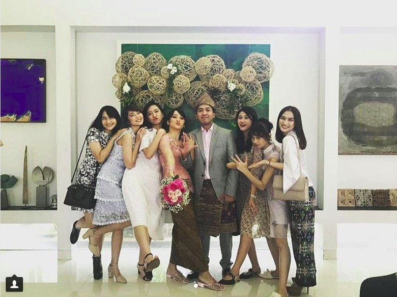 Siap-siap Patah Hati! Kinal eks JKT48 Sudah Dilamar Kekasih Siap-siap Patah Hati! Kinal eks JKT48 Sudah Dilamar Kekasih