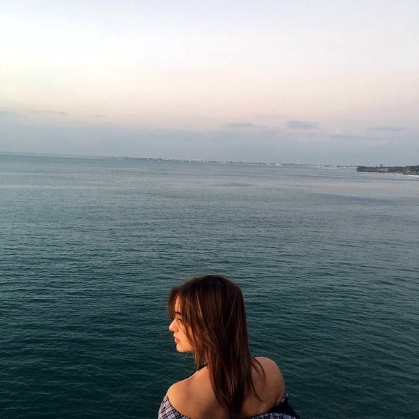 Di sela-sela kesibukannya, gadis kelahiran 12 November 1994 ini masih sempat menikmati keindahan Pulau Dewata. (Instagram/@ncdpapl) Di sela-sela kesibukannya, gadis kelahiran 12 November 1994 ini masih sempat menikmati keindahan Pulau Dewata. (Instagram/@ncdpapl)