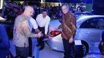 Ngecas Mobil Listrik di Mal Jakarta
