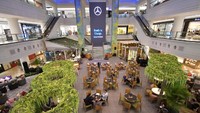Mercy bekerja sama dengan Plaza Indonesia menyediakan layanan parkir sekaligus pengisian daya mobil listrik di lantai parkir pusat perbelanjaan tersebut. Istimewa.
