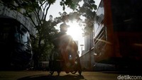 Simulasi berlangsung pukul 09.00 WIB dimulai dari pintu utama wisma atlet Kemayoran, Tower Pertama, Jakarta, Selasa (25/9/2018).