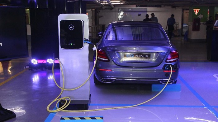 Mercedes-Benz Indonesia resmikan Privilege Parking with EQ Power Charging untuk pertama kalinya di Jakarta.