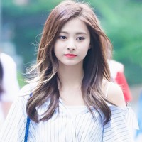 Penyanyi asal Taiwan Tzuyu menempati nomor empat. Tzuyu merupakan anggota salah satu girlband Kpop terpopuler saat ini, Twice. Tahun ini merupakan kali pertama TC Candler mengadakan pemilihan wanita tercantik di kawasan Asia Pasifik. Foto: Instagram@queentzuyu
