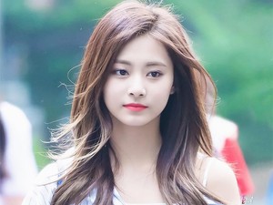 Karantina Diri di Taiwan Usai, Tzuyu TWICE Kembali ke Korea