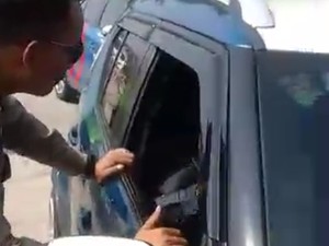 Tentang Obat Penenang di Balik Perempuan Terobos Jokowi