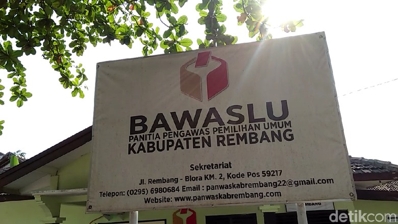 Dana Kampanye PDIP dan PKPI di Rembang Nol Rupiah Dana Kampanye PDIP dan PKPI di Rembang Nol Rupiah