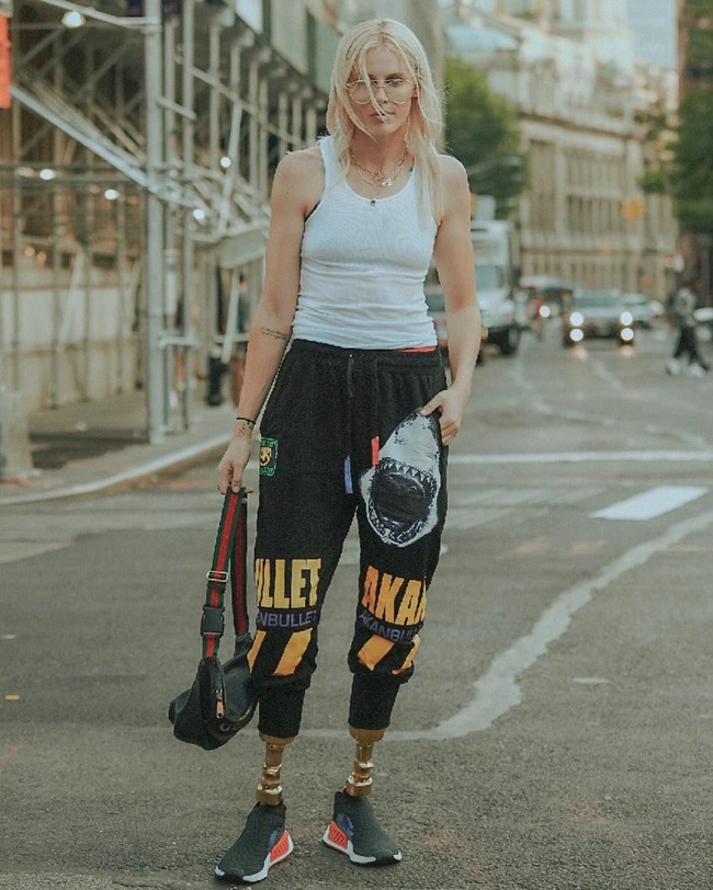 Dengan 96 ribu pengikut, Lauren cukup aktif di Instagram. Selain foto-foto kegiatannya, ia juga sering berbagi kutipan-kutipan inspiratif untuk memotivasi netizen. (Foto: Instagram/@theimpossiblemuse)