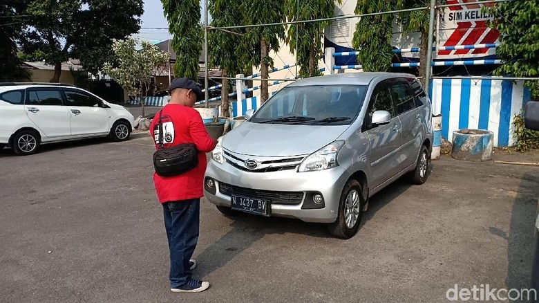 Kepala Cabang Bank di Kediri Diduga Ditusuk Anak Buahnya Sendiri Kepala Cabang Bank di Kediri Diduga Ditusuk Anak Buahnya Sendiri