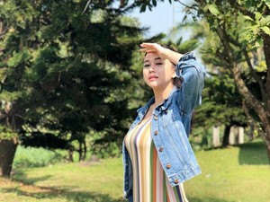 Kisah Cinta Aura Kasih, dari Ariel NOAH hingga Berondong