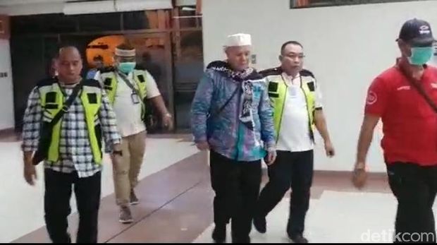 Hidayah di Tanah Suci Bagi Pembobol Bank