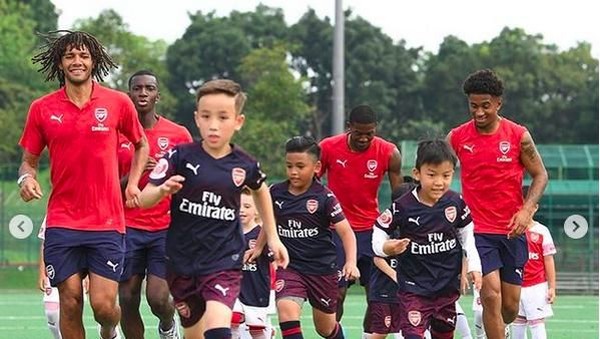 Keceriaan Anak-anak Main Bareng Pesekbola Arsenal