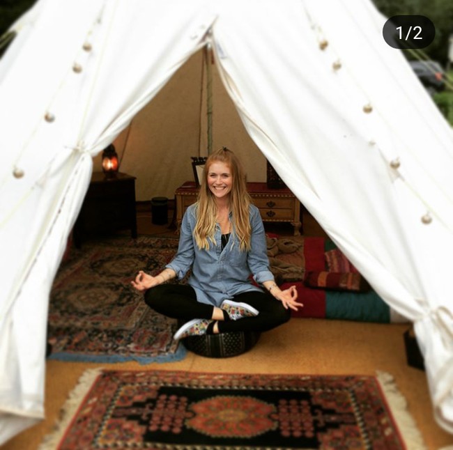 Lalu bagaimana rasa urine? Nggak terlalu ada rasa. Ada rasa sedikit asin dan ada rasa mineral tapi karena aku diet vegan, rasanya tidak terlalu kuat, jelas Kayleigh, seperti dikutip Mirror. Foto: Instagram