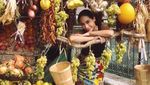 Cantiknya Pise Artis Thailand Chermarn Boonyasak Saat Ngopi dan Kulineran di Italia