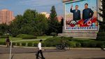 Foto: Korea Utara dan Senyuman Kim Jong-il
