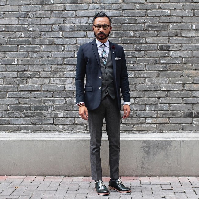 Wak Doyok merupakan contoh nyata bahwa sukses tidak didapatkan secara instant. Dia mengalami hidup susah sebelum kini menjadi pengusaha dan fashionista tajir di Malaysia. Foto: Instagram