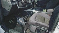 Sebuah perusahaan Belanda membuat mobil hasil gabungan dengan sepeda. Pedal rem dan gasnya diganti dengan pedal sepeda. Cocok buat orang yang ingin berolahraga di dalam mobilnya. Foto: FitCar PPV