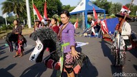 Dalam aksi tersebut, para petani Kendeng menampilkan tarian Jaran Kepang diiringi dengan musik tradisional.