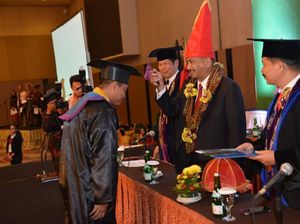 Wisuda Sekolah Pariwisata, Menpar Harap Lahir SDM Profesional