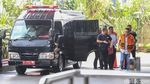 Kembali Diperiksa KPK, Suami Inneke Tertunduk Lesu