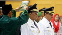 Proses pelantikan pun disaksikan langsung oleh Menteri Dalam Negeri Tjahjo Kumolo.
