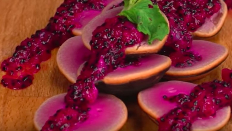 Resep Kue Cubit Buah Naga/ Foto: Semua Bisa Masak TransTV Resep Kue Cubit Buah Naga/ Foto: Semua Bisa Masak TransTV