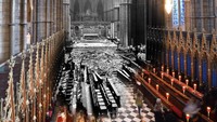 Foto kolase memperlihatkan kerusakan di dalam Westminster Abbey setelah serangan udara Jerman. Topical Press Agency/Getty Images.