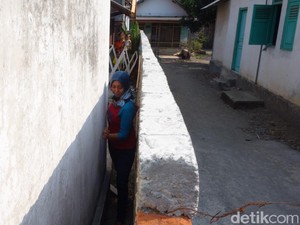 Cekcok yang Berujung Blokade Pagar Tembok